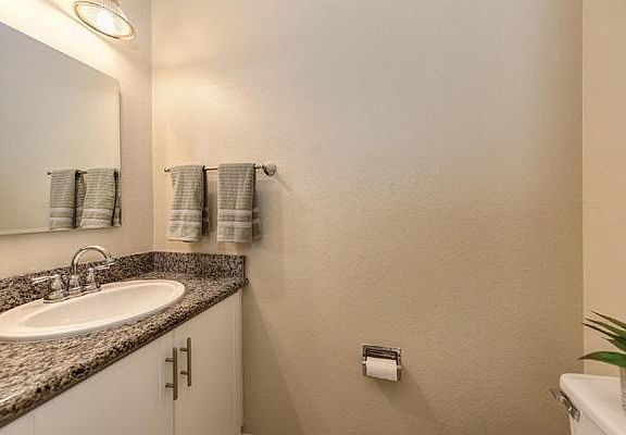 5th image of 710 7th Ave Unit B