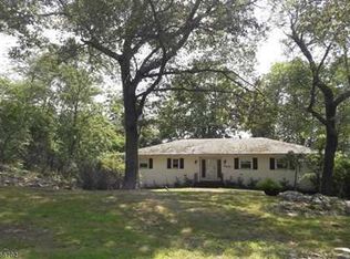 41 Summit Point, Ringwood, NJ 07456