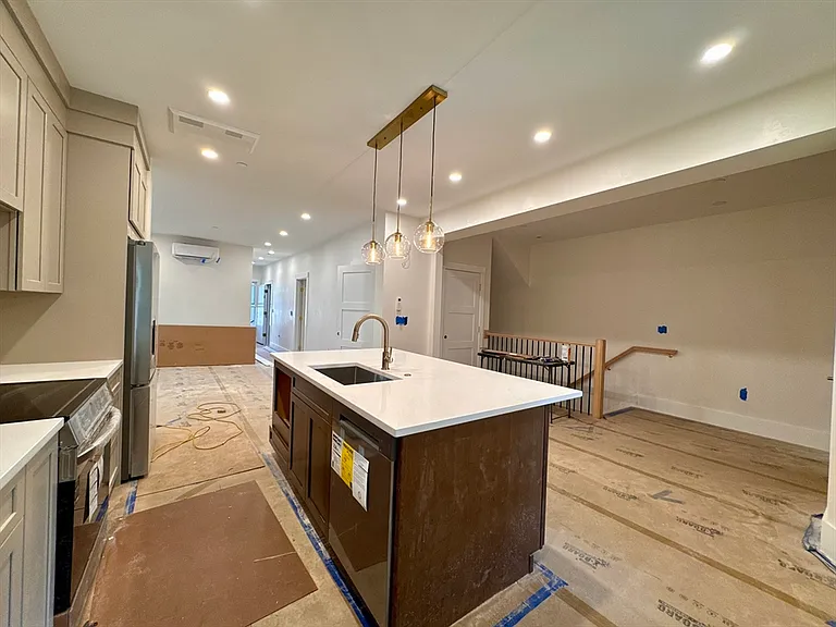 139 Sycamore St #1 — Photo 3