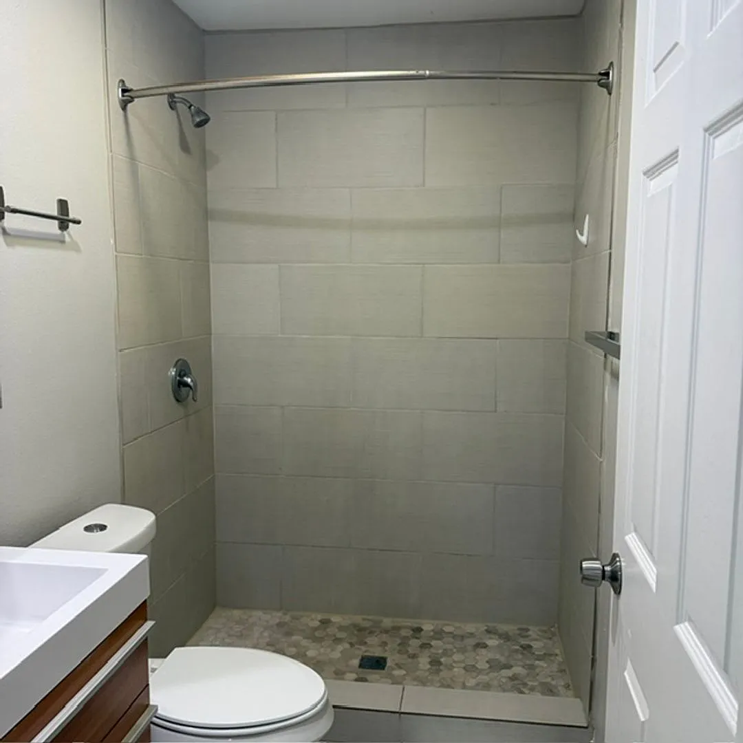 2 Bedroom 1 Bath House with garage — Photo 3