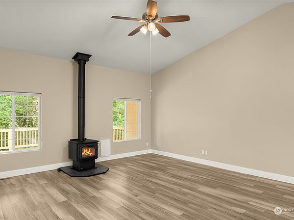 4th image of 15220 128th Street NW