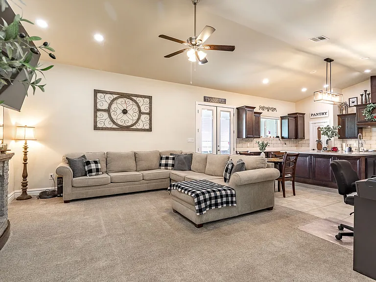 2070 S Araby Rd — Photo 13