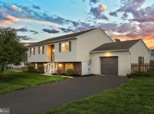 3110 Pineview Dr, Dover, PA 17315