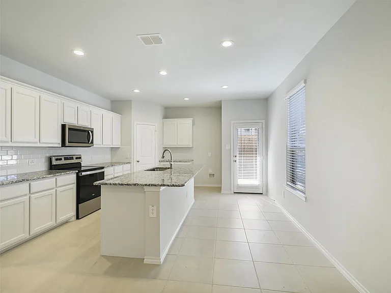 3225 Sedge Grass Dr — Photo 6