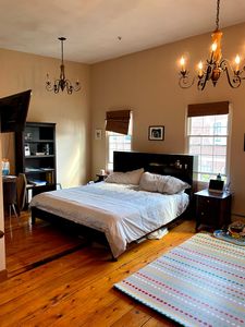 391 Bunker Hill St FLOOR 3, Charlestown, MA, 02129