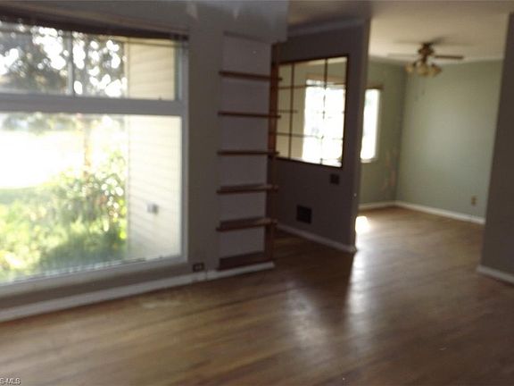 4th image of 1136 W 30th St