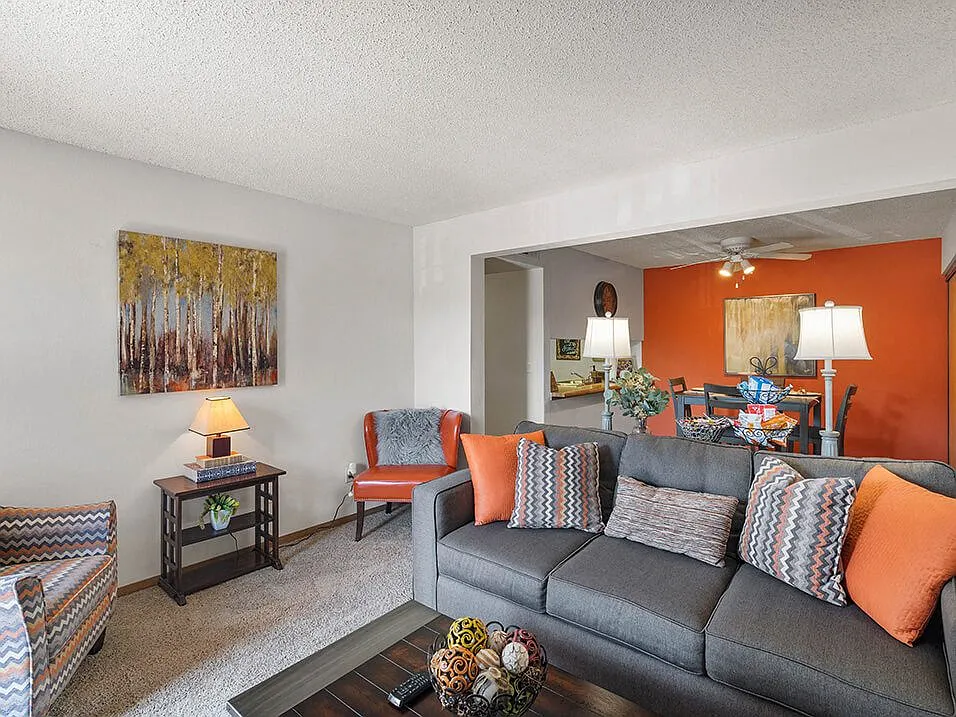 The Retreat at Woodridge Apartments