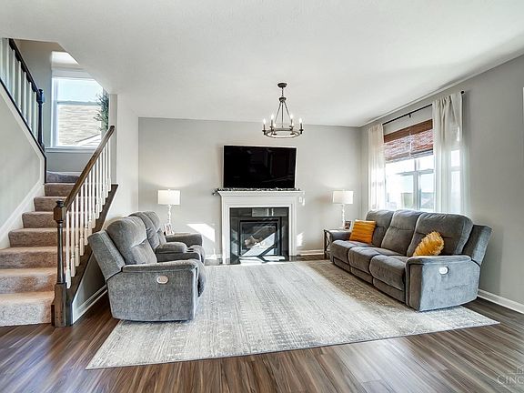 5th image of 5192 Center View Dr