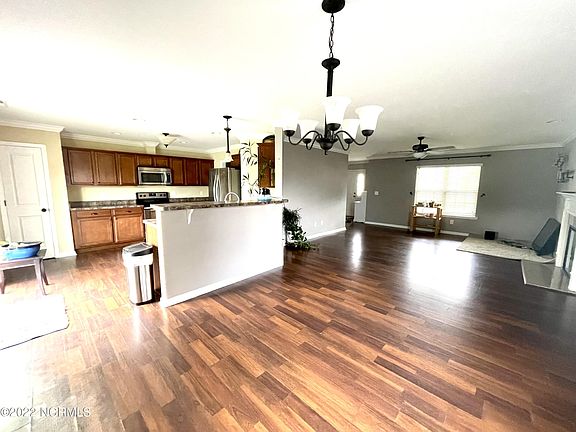 3rd image of 613 Cheltenham Dr