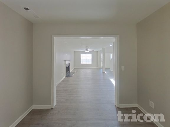 3rd image of 1482 Kindred Cir NW