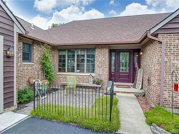 3rd image of 979 Boulder Dr