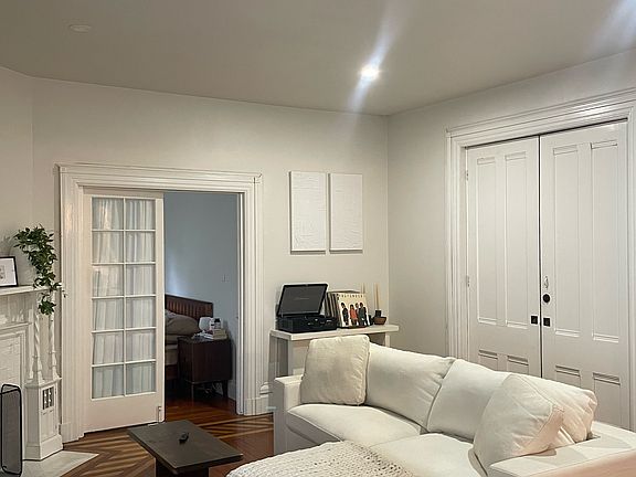 3rd image of 2024 Anacapa St Unit 1