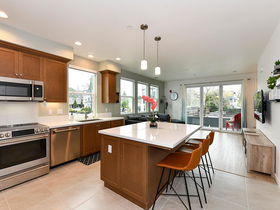1st image of 1655 2nd St Unit 212