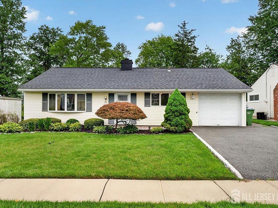 1st image of 25 Kenmore Rd