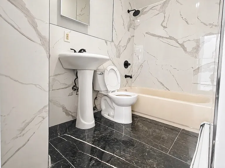 50 Halstead St #3L — Photo 5