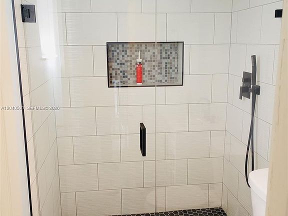 3rd image of 1350 NE 119th St #135021
