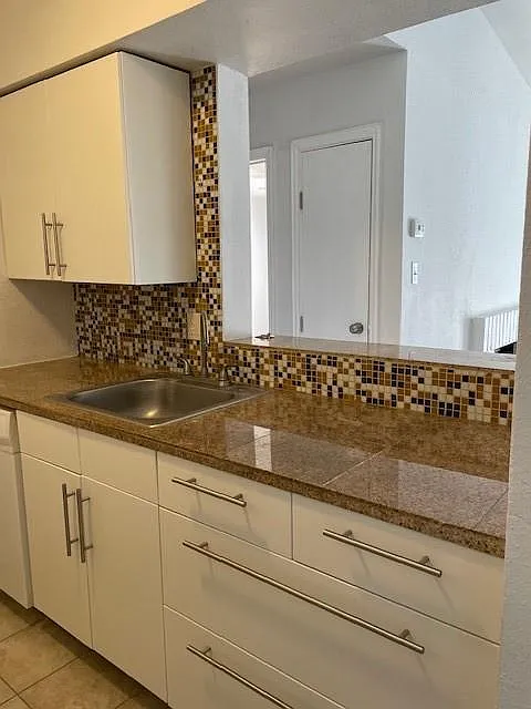 2 bed, 2.0 bath, 1068 sqft, $1,260 — Photo 2