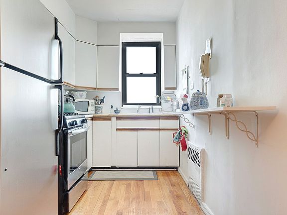 5th image of 41-31 51st St APT 6L