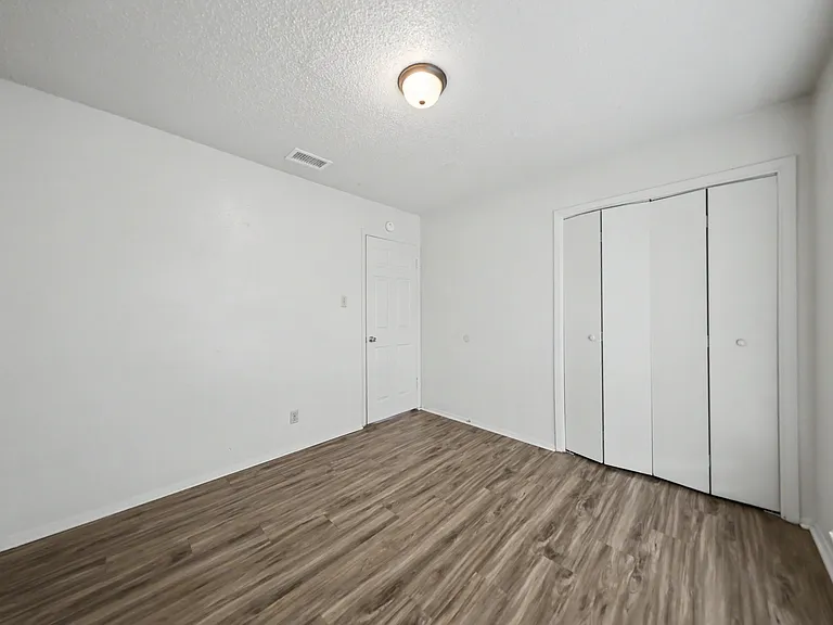 705 W Ave D, Belton — Photo 19