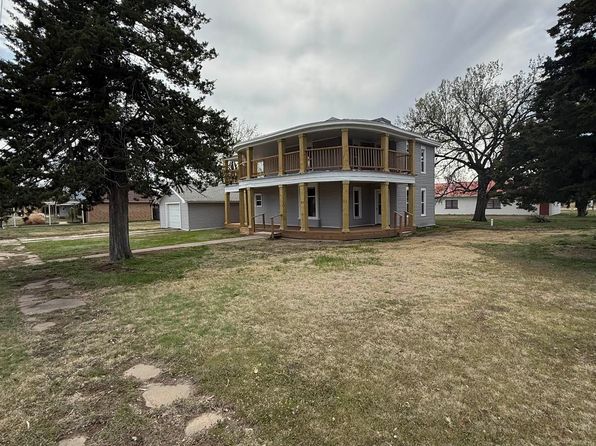 819 Pine St, La Crosse, KS 67548
