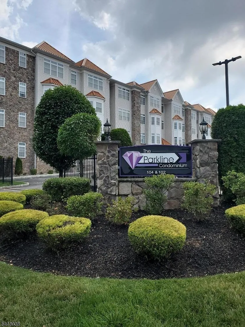 1 bed, 1.0 bath, $2,150 — Photo 1
