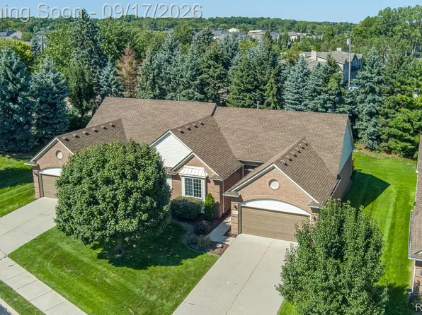 8067 Huntington Ridge Ct, Washington, MI 48094