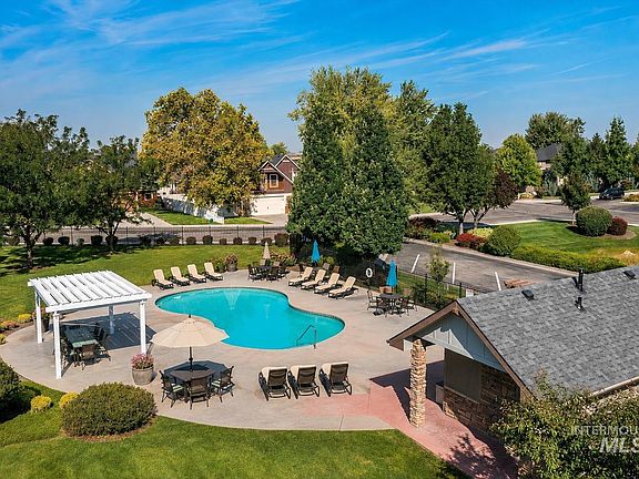3rd image of 2946 N Christian Way