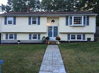 92 Cross Bow Ln, West Warwick, RI 02893