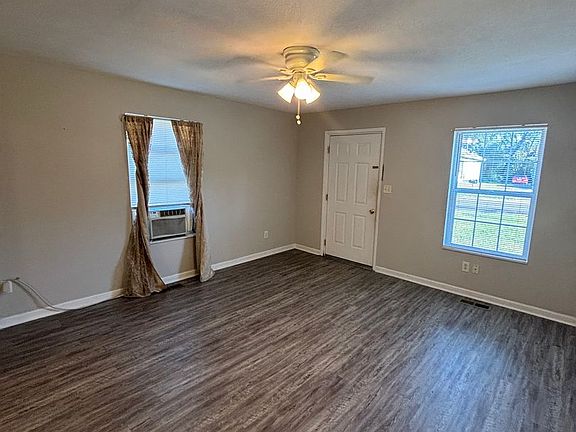3rd image of 4237 Holston Dr