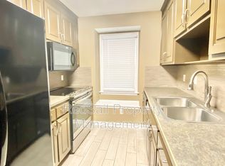 211 Crestwood Ct, Yorktown, VA 23692