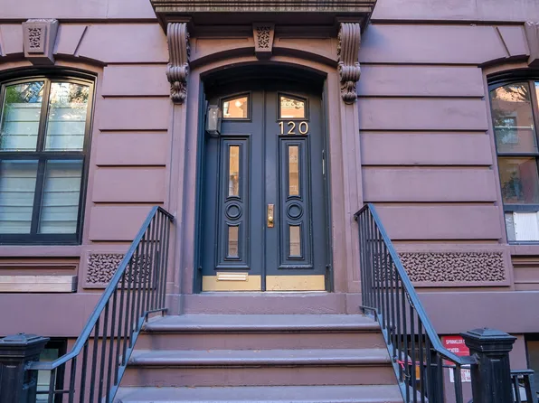 120 East 10th Street TWNH image 3 of 18