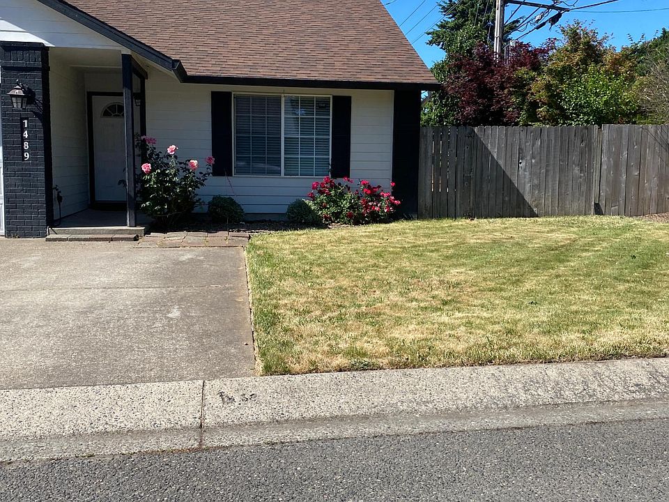1st image of 1487 NE Thomas Ct