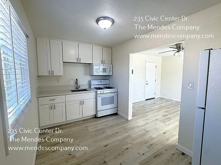 235 Civic Center Dr #4 — Photo 5