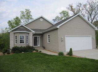 431 Beyers Lake Est, Pana, IL
