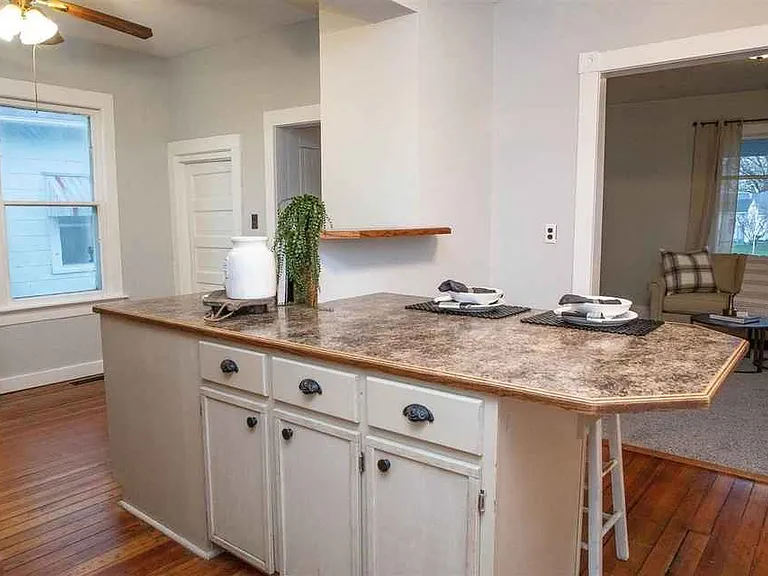 108 N Main St — Photo 12