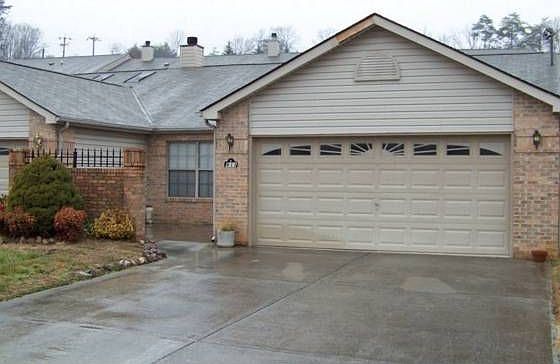 1st image of 811 Villaview Way