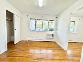 4654 Bedford Ave