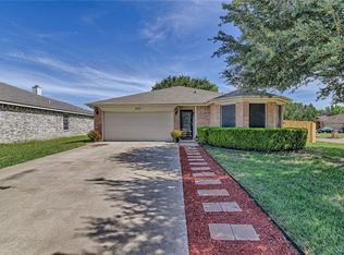 300 Comiskey Ct, Saginaw, TX 76179