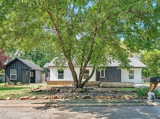 87 N James St, Farmington, AR 72730