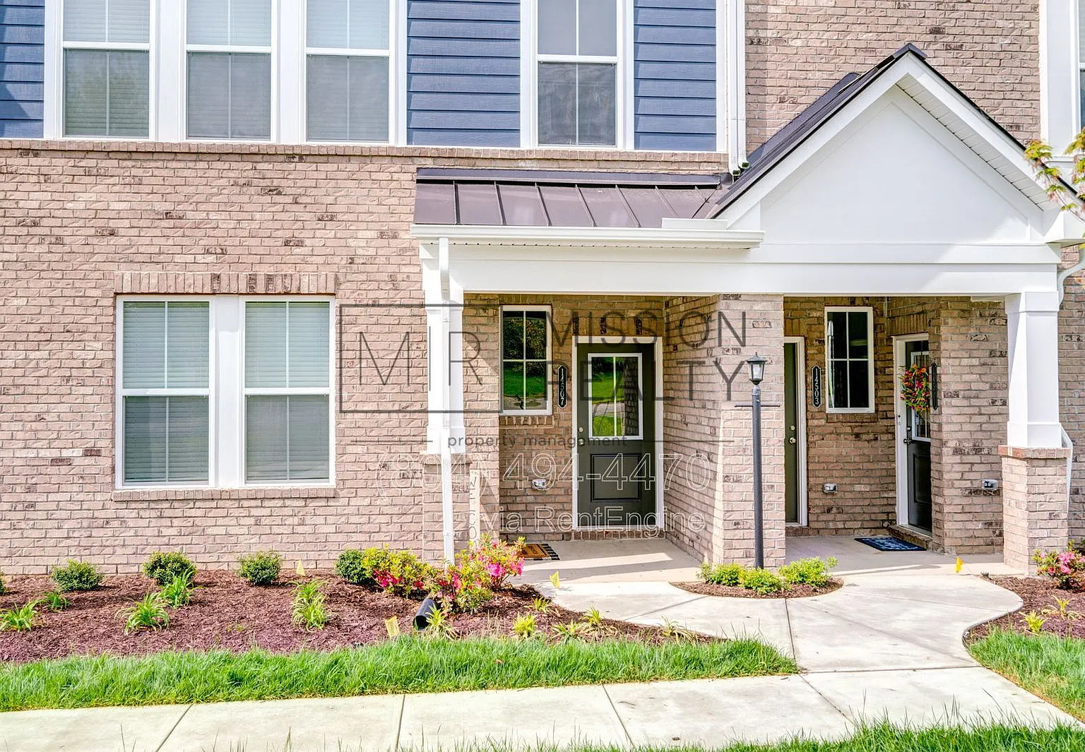 4 bed, 3.0 bath, 2304 sqft, $2,700 — Photo 2