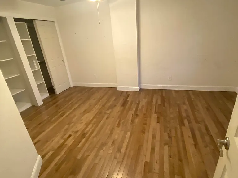 25-26 Hoyt Ave S #2 — Photo 11