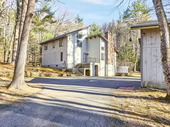 22 Briggs Rd, Petersham, MA 01366