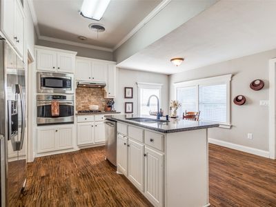 1009 W 7th St, Justin, TX, 76247