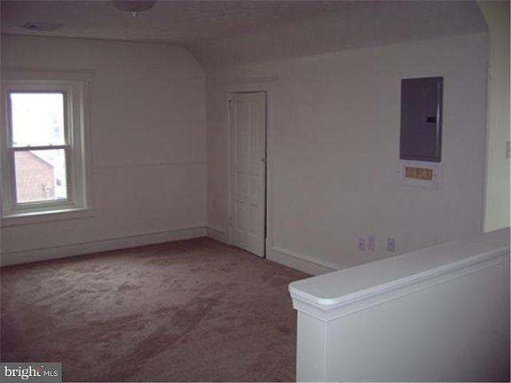 5th image of 547 Washington Ave #3