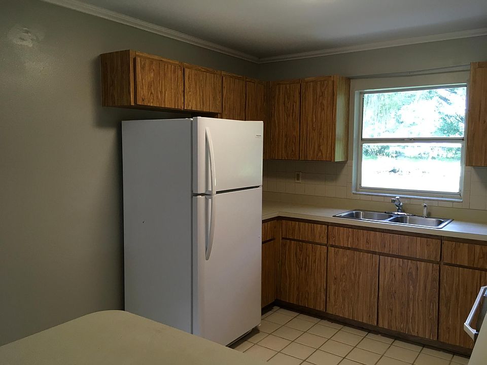 2nd image of 804 Flatwoods Rd