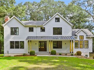 15 Serenity Ln, Cos Cob, CT 06807