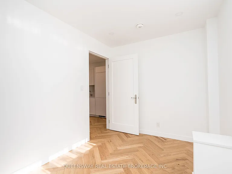 110 Wellesley St E #102 — Photo 15