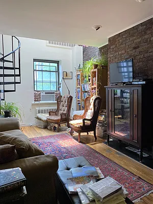 Rented by City Connections Realty | media 11