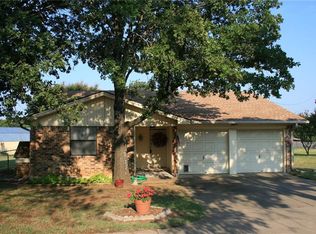 605 Forrest Ln, Joshua, TX 76058
