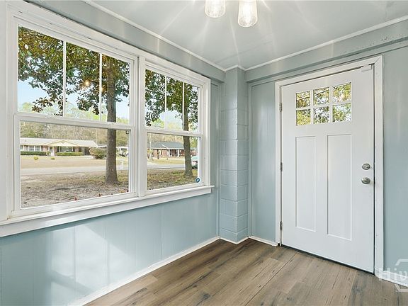 5th image of 704 Lexington Avenue